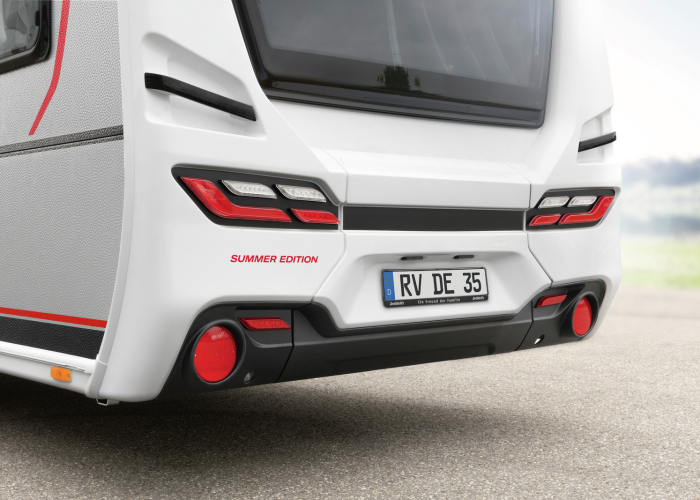 2026-Dethleffs-Camper-460EL-SummerEdition-Buitenkant-achteraanzicht
