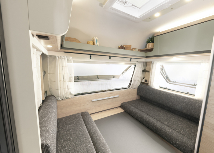 Campolife-Dethleffs-Camper-460EL-eethoek-naar-bed-1