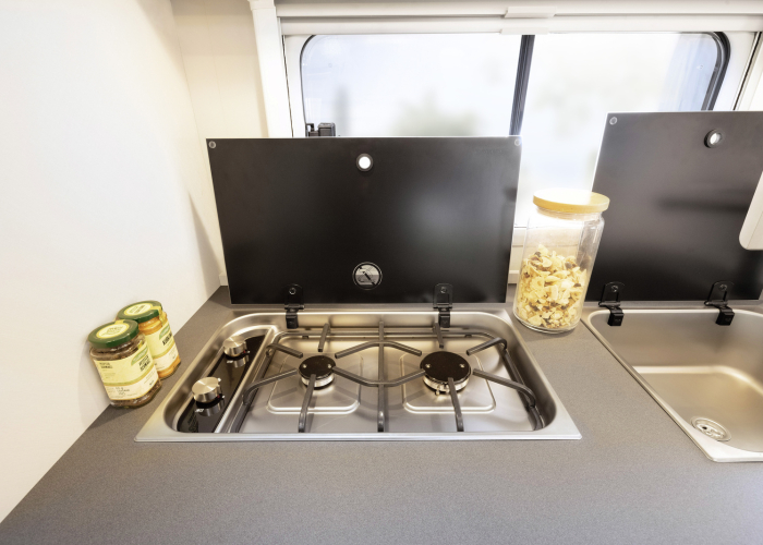 Campolife-Dethleffs-Camper-560-FMK-keuken