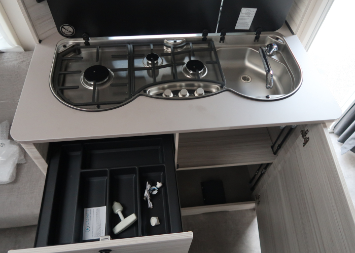 Dethleffs-CJoy-480-QLK-2026-Campolife-keuken