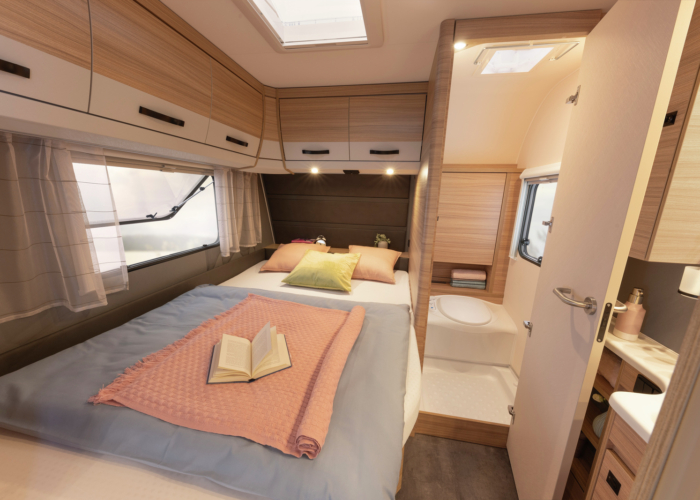 Dethleffs-Camper-470-FR-SummerEdition-slaapkamer-toilet