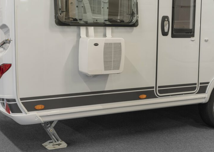 Eurom Split Airco AC3201E aan caravan